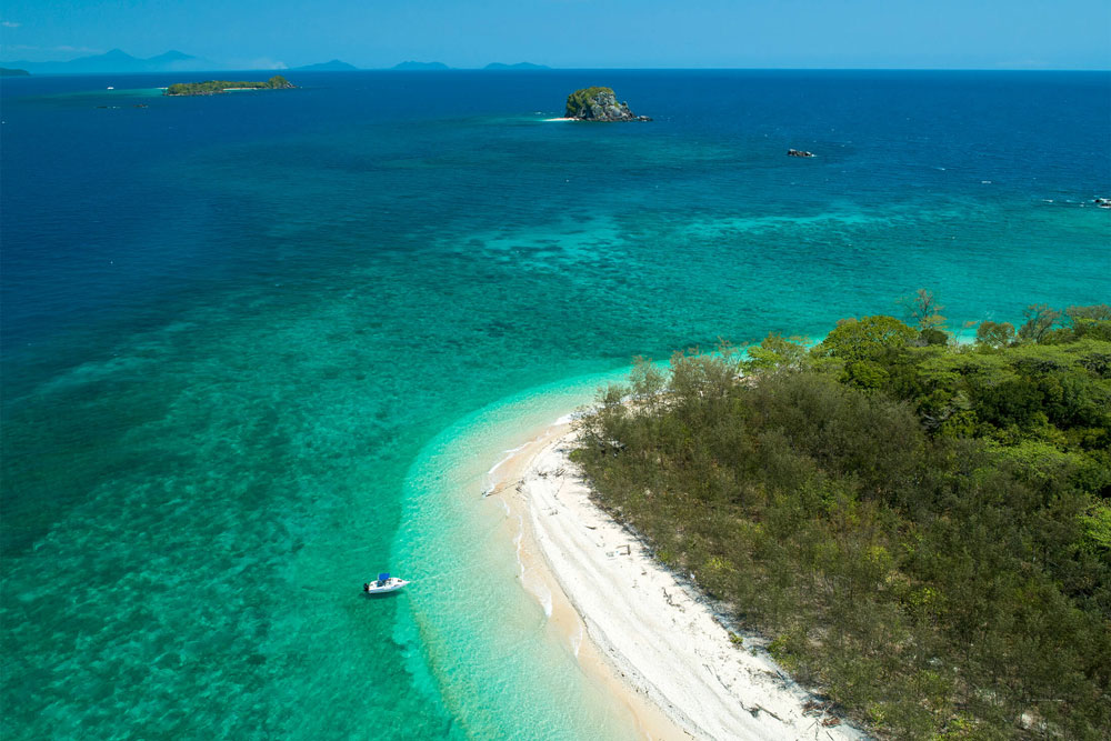 Things to do in Cairns - visit Frankland Islands